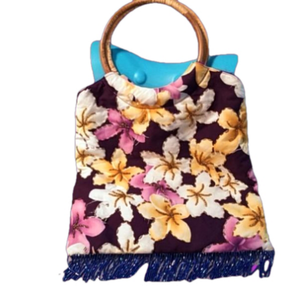 (137)   Floral purse size in the pictures